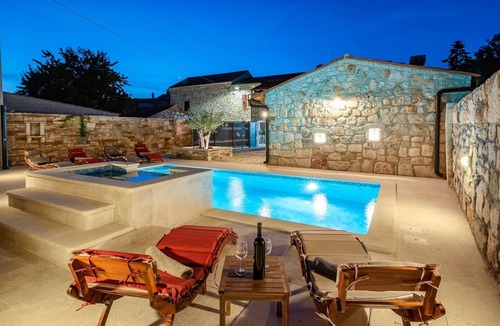Marcana House | Rustic stone holiday house with pool