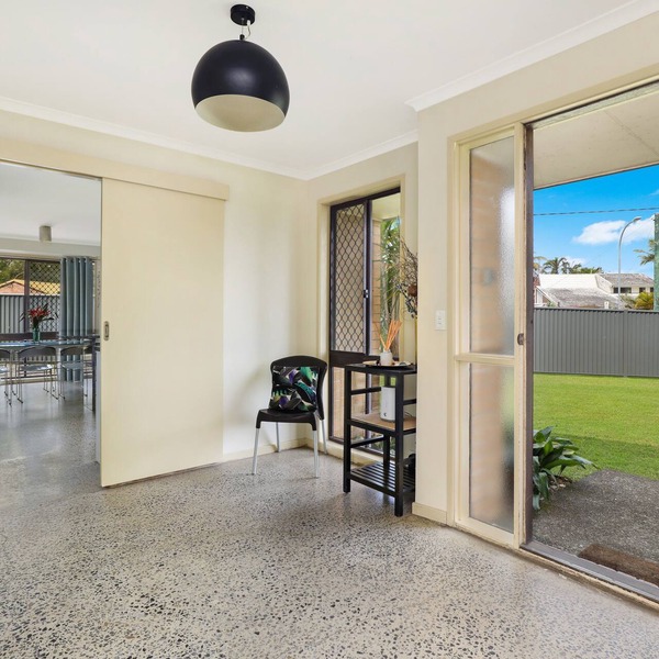 NAROO7- PRIME MOOLOOLABA LOCATION